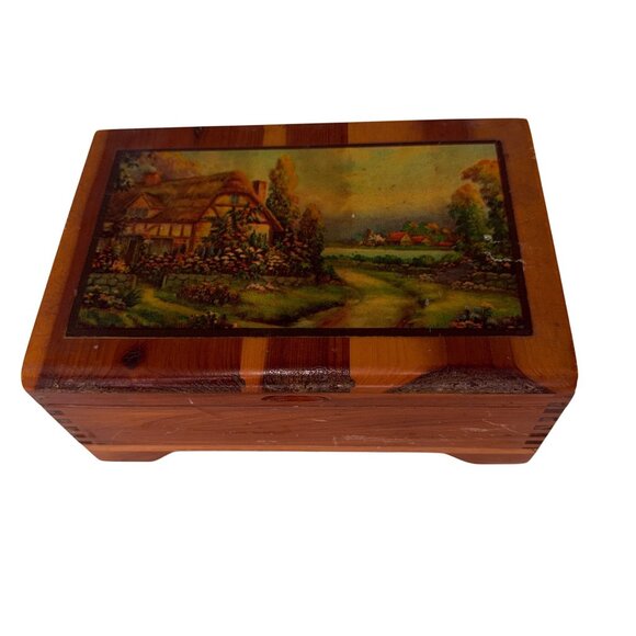 Vintage Cedar Wood Keepsake Box with Cottage Scene Rustic Jewelry Trinket Box - Picture 2 of 8